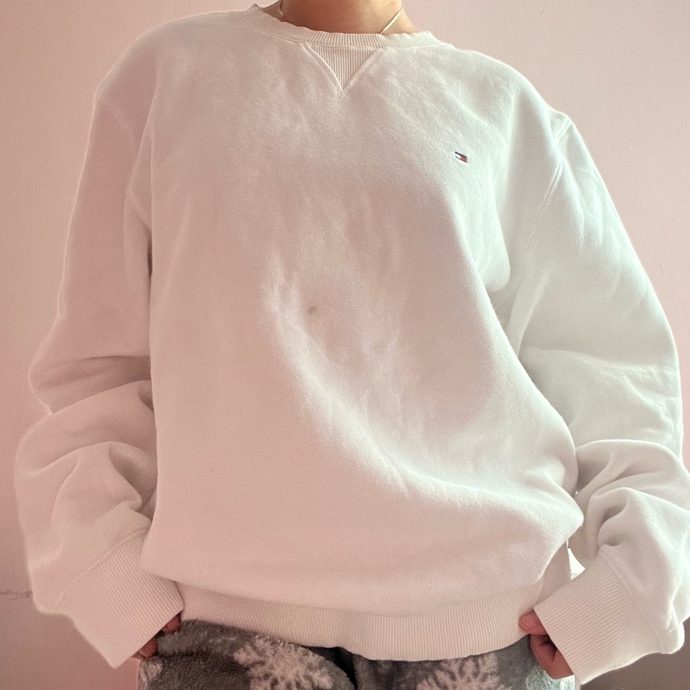 White Crewneck Sweater || TOMMY HILFIGER